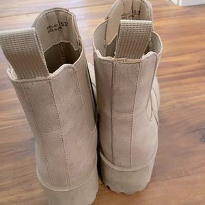 Beige Chelsea boots